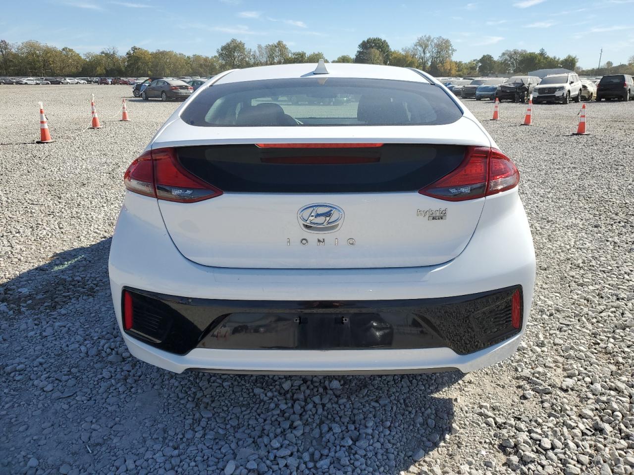 2018 Hyundai Ioniq Blue VIN: KMHC65LC2JU076128 Lot: 87076455