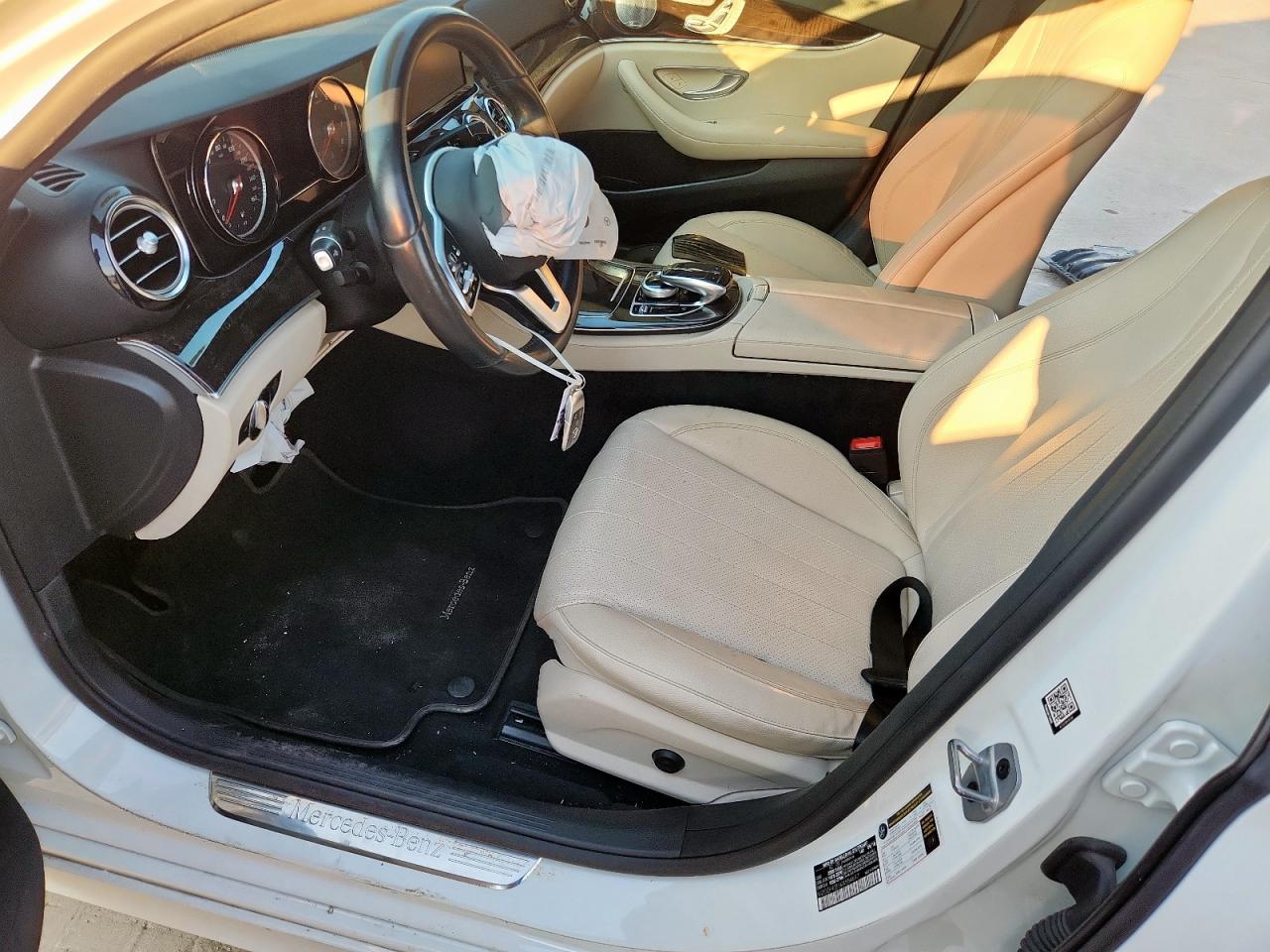 2019 Mercedes-Benz E 300 VIN: WDDZF4JB5KA554697 Lot: 85115355