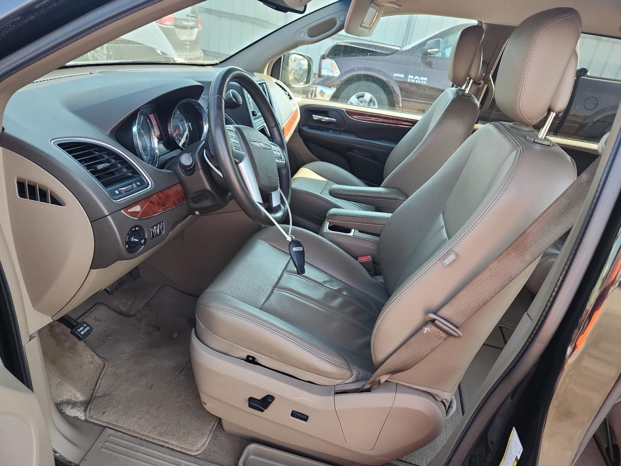 2013 Chrysler Town & Country Touring VIN: 2C4RC1BG4DR694265 Lot: 84774045