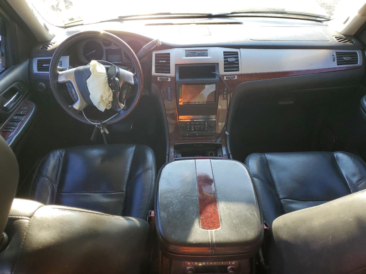 2007 Cadillac Escalade Luxury VIN: 1GYFK63877R374615 Lot: 89791985