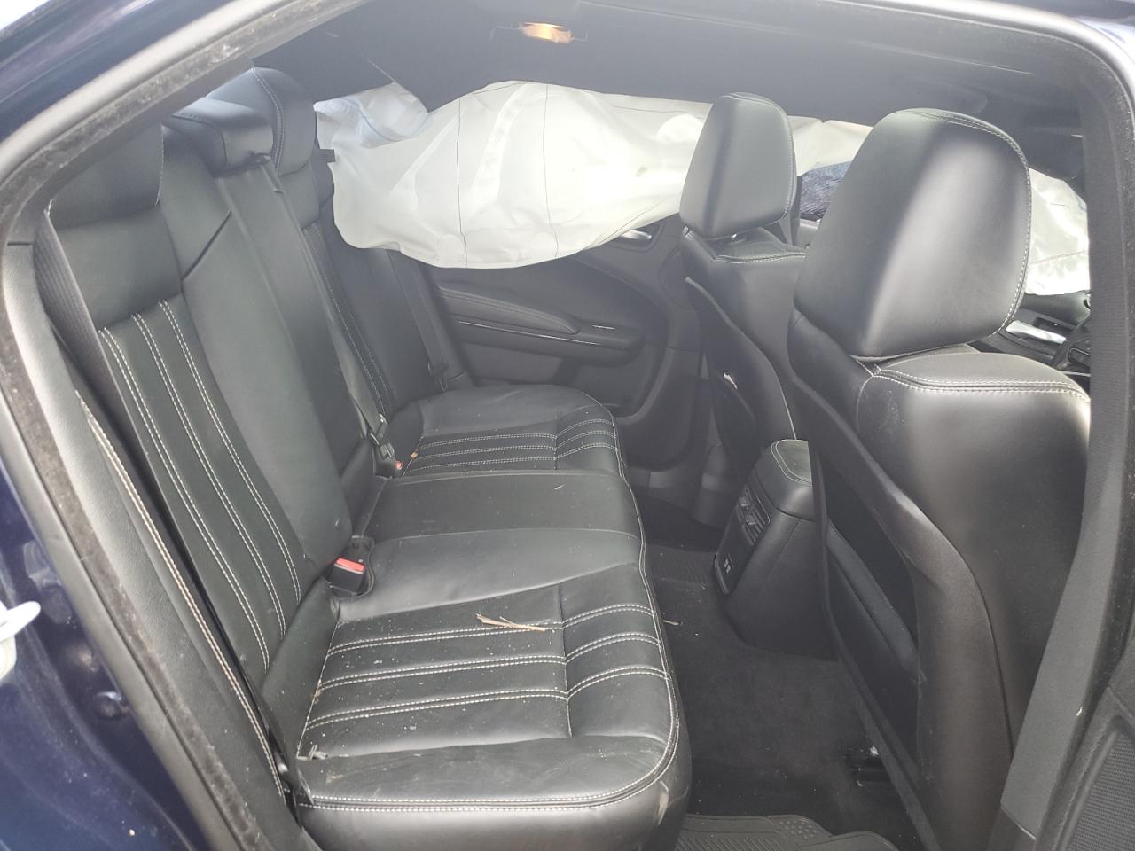 2015 Chrysler 300 S VIN: 2C3CCABG8FH832960 Lot: 82409305