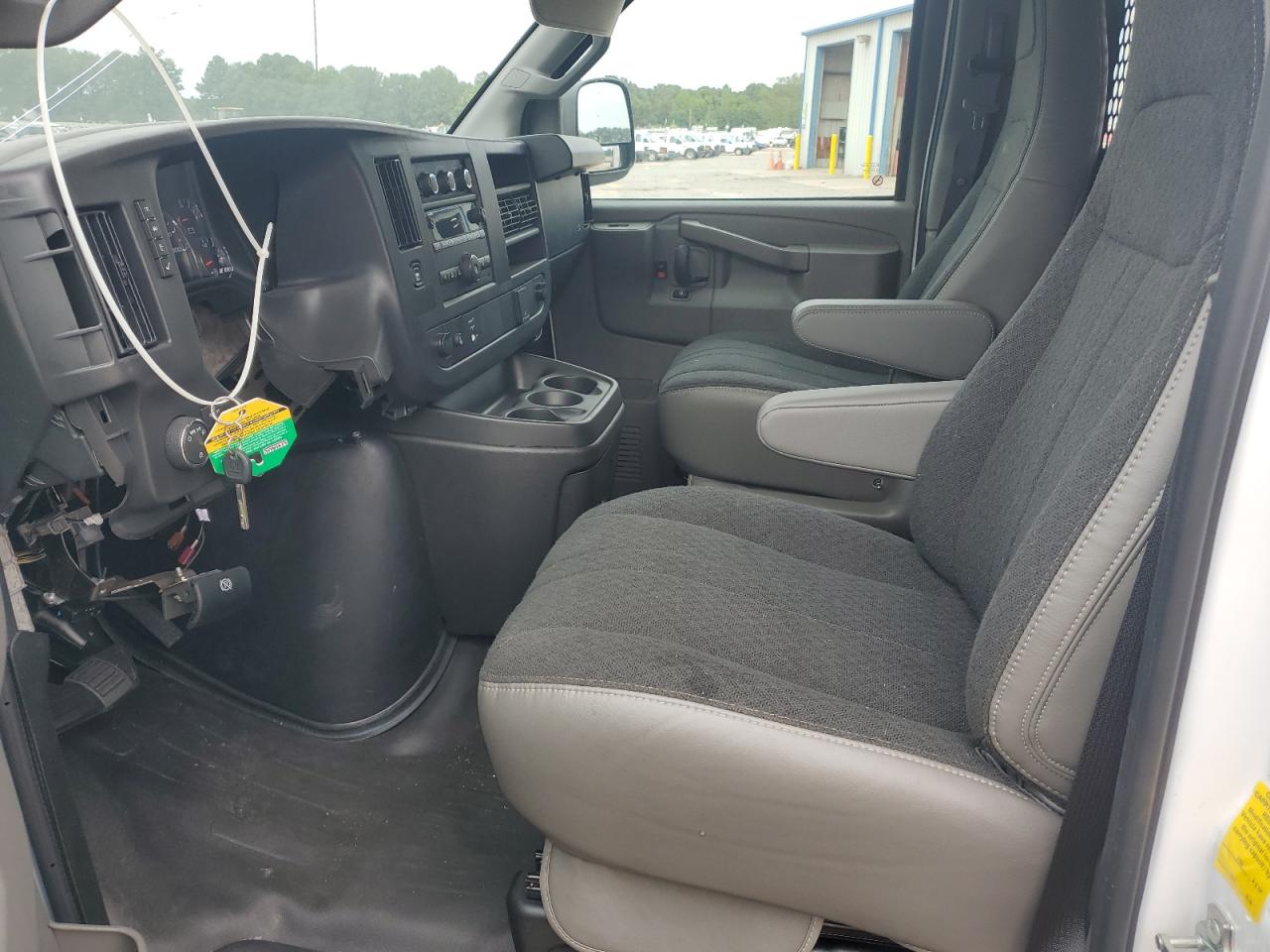 2025 Chevrolet Express G2500 VIN: 1GCWGAFP8S1159197 Lot: 85582315