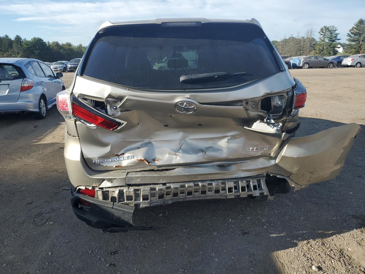 2014 Toyota Highlander Le VIN: 5TDBKRFH0ES067044 Lot: 81862045