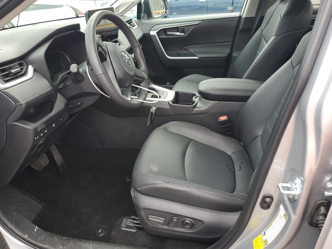 2025 Toyota Rav4 Xle Premium VIN: 2T3A1RFV9SW529888 Lot: 84890285