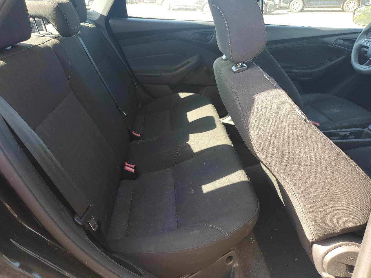 2015 Ford Focus S VIN: 1FADP3E27FL200427 Lot: 84943955