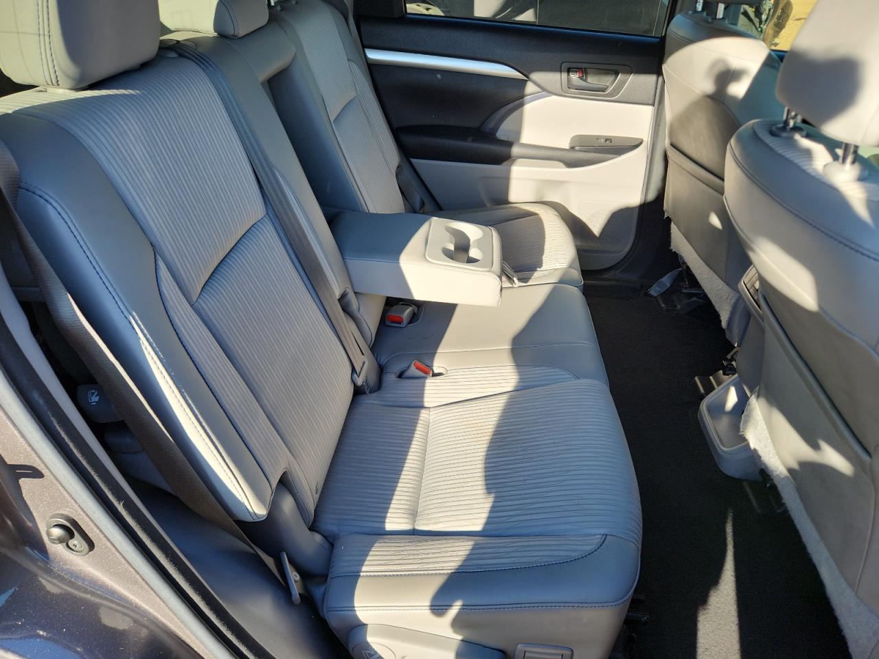 2015 Toyota Highlander Le VIN: 5TDZKRFH8FS116121 Lot: 84728835