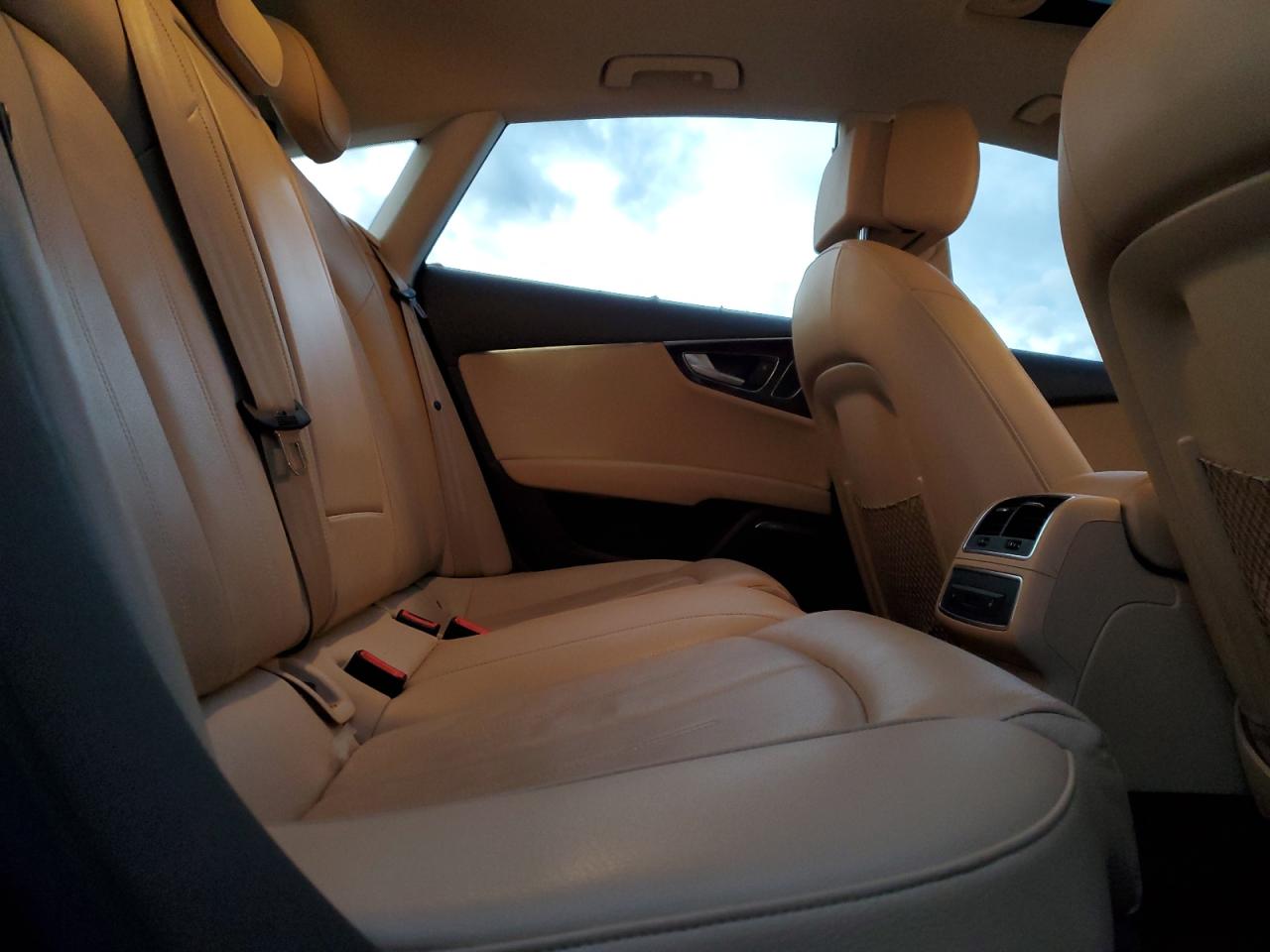 2014 Audi A7 Premium Plus VIN: WAUWGAFC0EN030877 Lot: 82308305