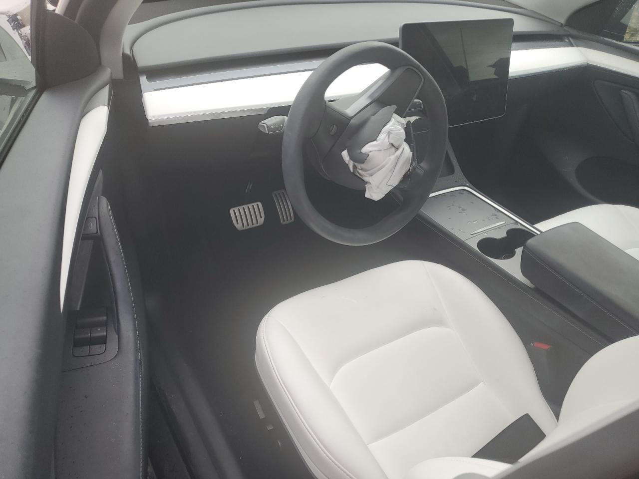 2024 Tesla Model Y VIN: 7SAYGDEF7RF059292 Lot: 85135115