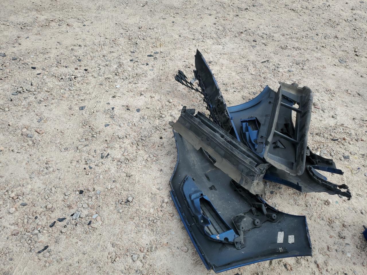 2018 Ford Focus Se VIN: 1FADP3K27JL295553 Lot: 85077905