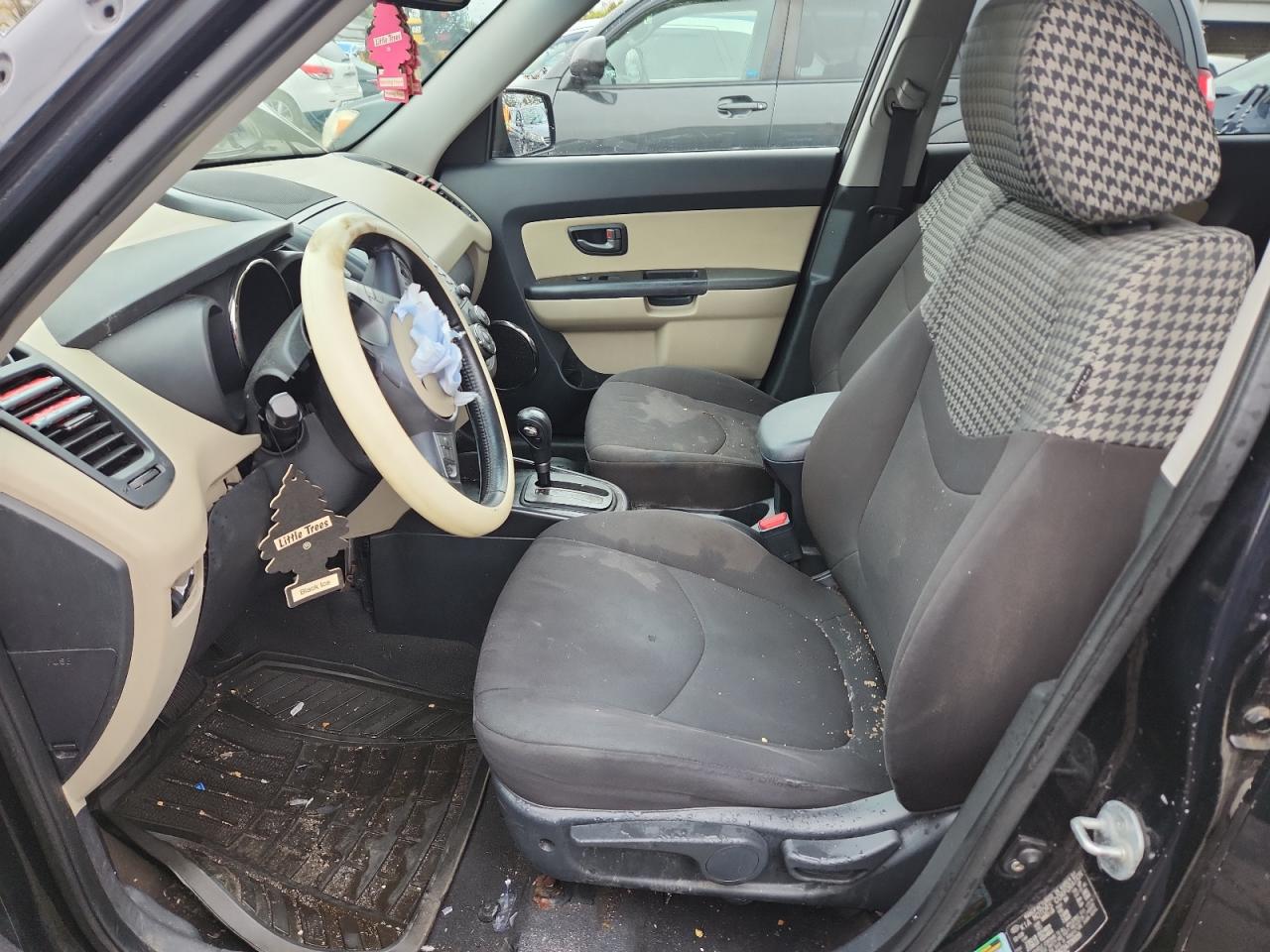 2010 Kia Soul + VIN: KNDJT2A22A7136839 Lot: 86473555