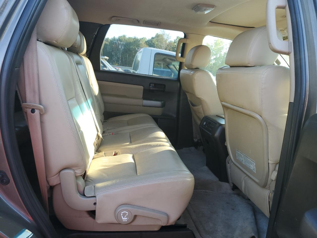2010 Toyota Sequoia Sr5 VIN: 5TDBY5G15AS029778 Lot: 84444815