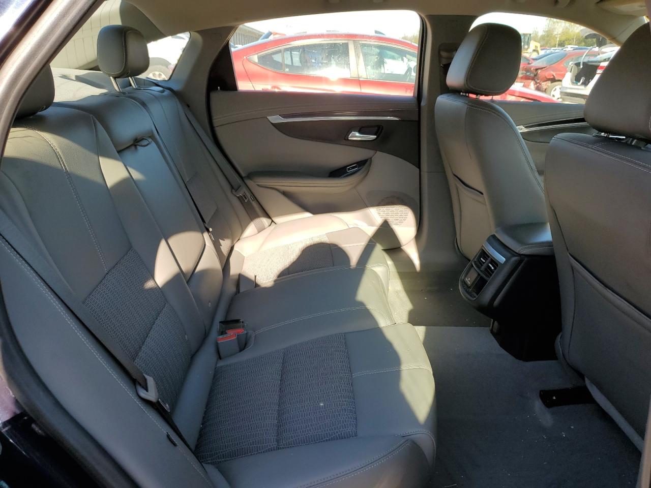 2018 Chevrolet Impala Lt VIN: 2G1105S30J9101547 Lot: 82360835