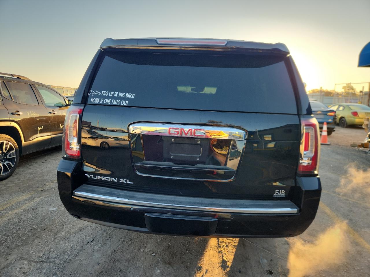 2019 GMC Yukon Xl Denali VIN: 1GKS2HKJ6KR237652 Lot: 86874765