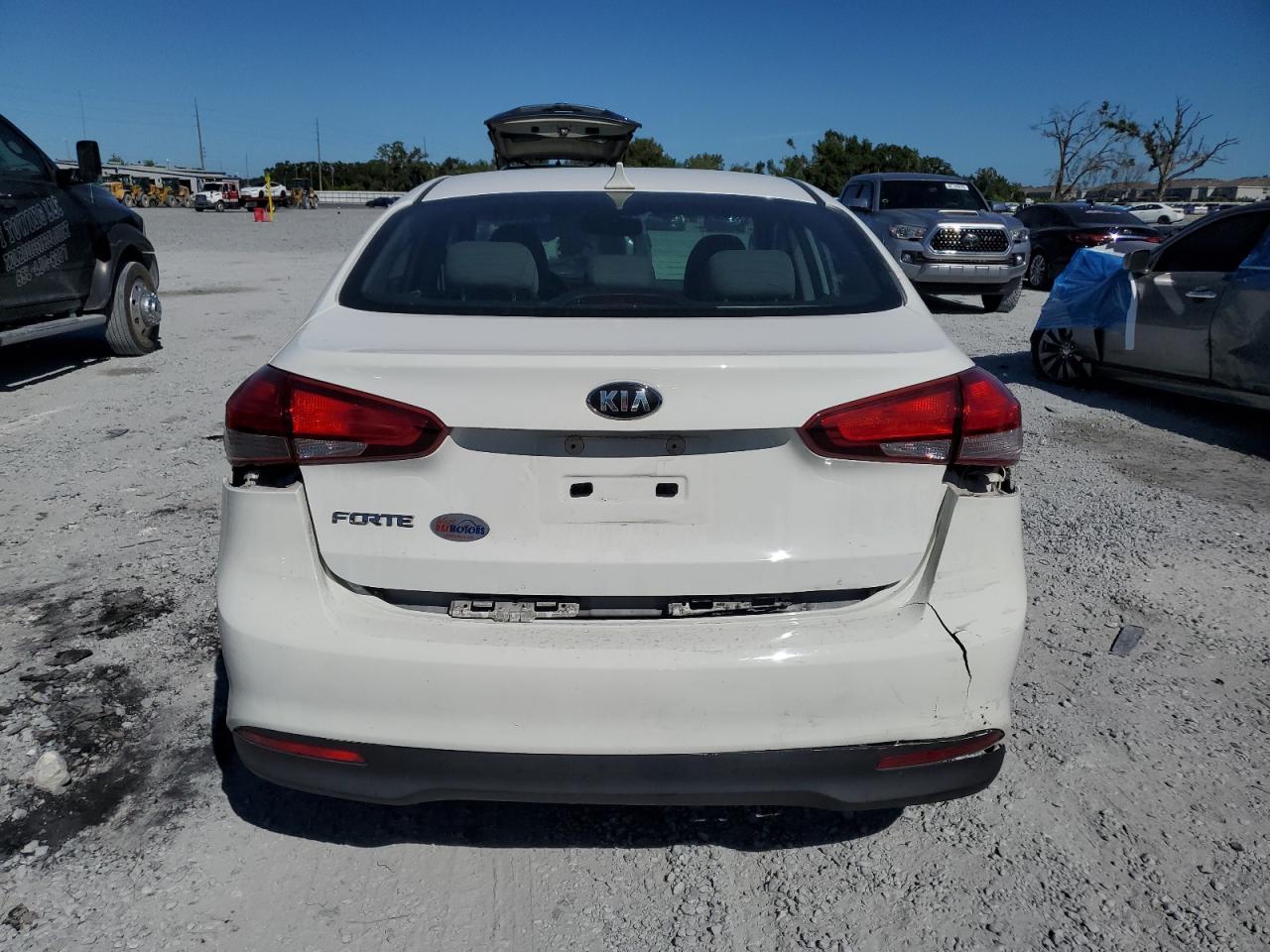 2017 Kia Forte Lx VIN: 3KPFK4A78HE069920 Lot: 89648335