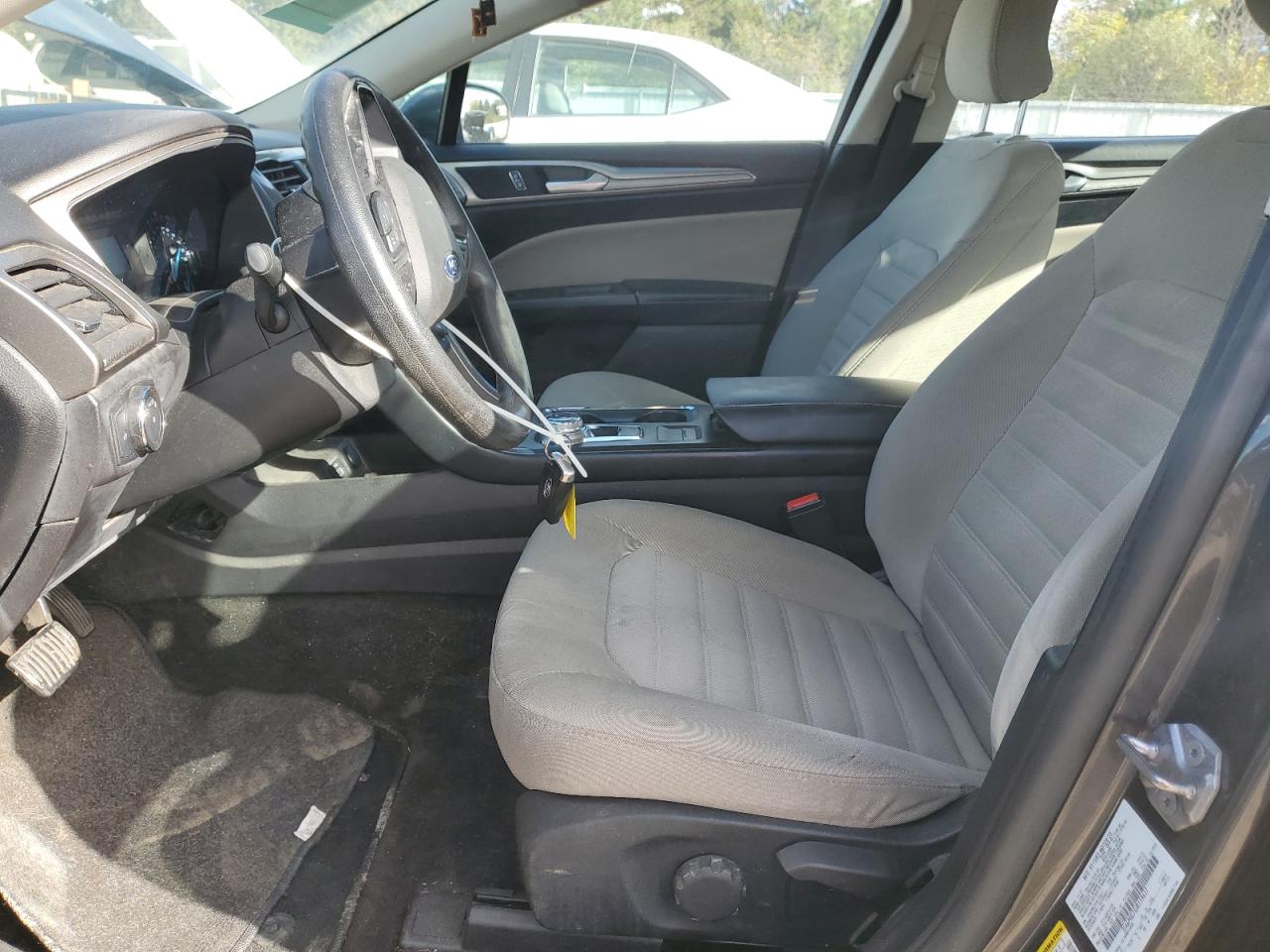 2018 Ford Fusion S VIN: 3FA6P0G70JR159617 Lot: 89700925