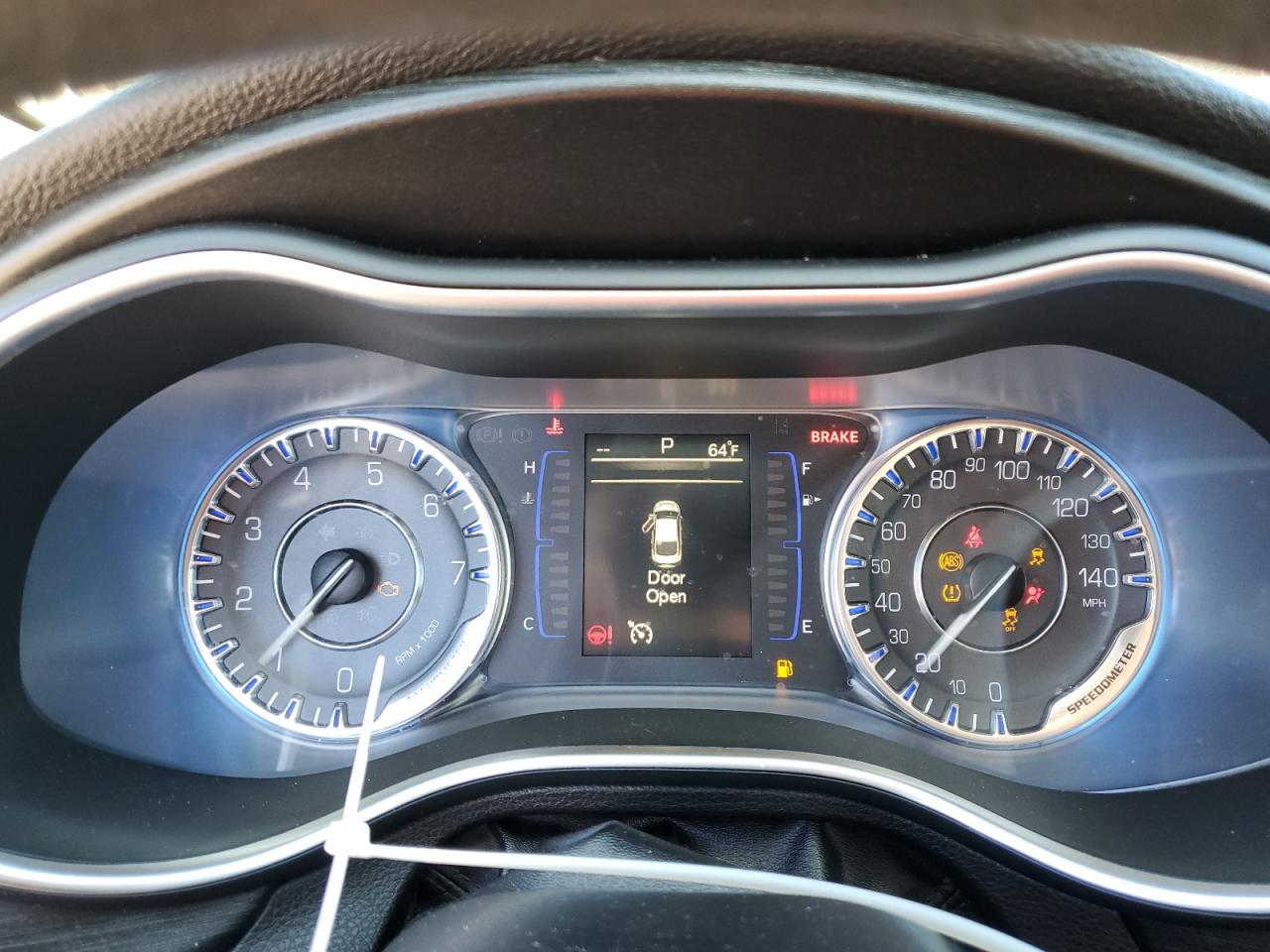 2015 Chrysler 200 Limited VIN: 1C3CCCABXFN688935 Lot: 81868995