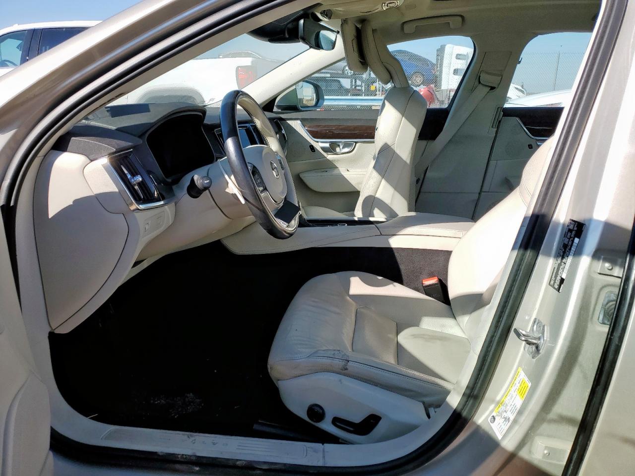 2018 Volvo S90 T5 Momentum VIN: LVY982AK8JP023703 Lot: 85850735