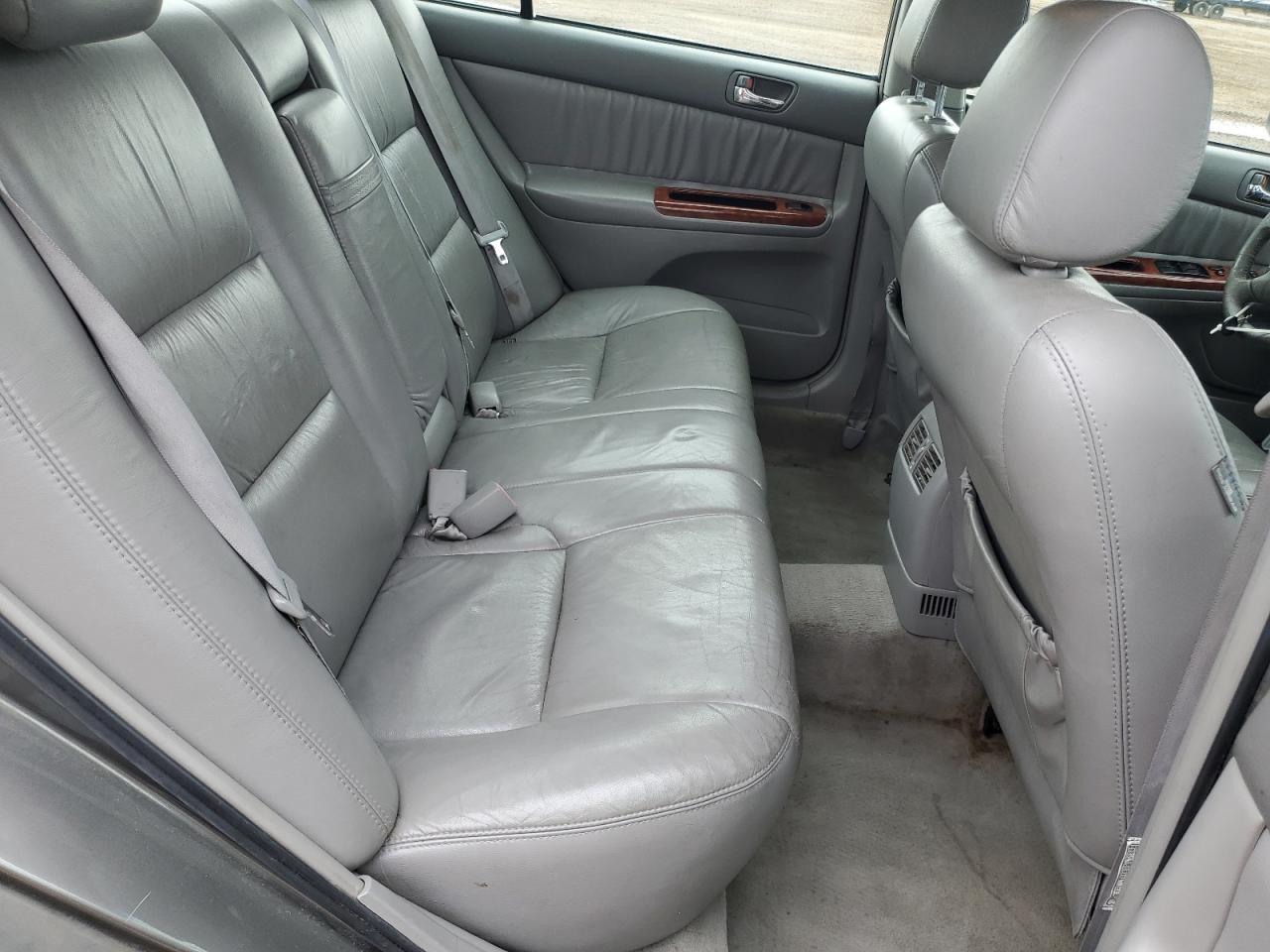 2004 Toyota Camry Le VIN: 4T1BE30K14U915110 Lot: 82269235