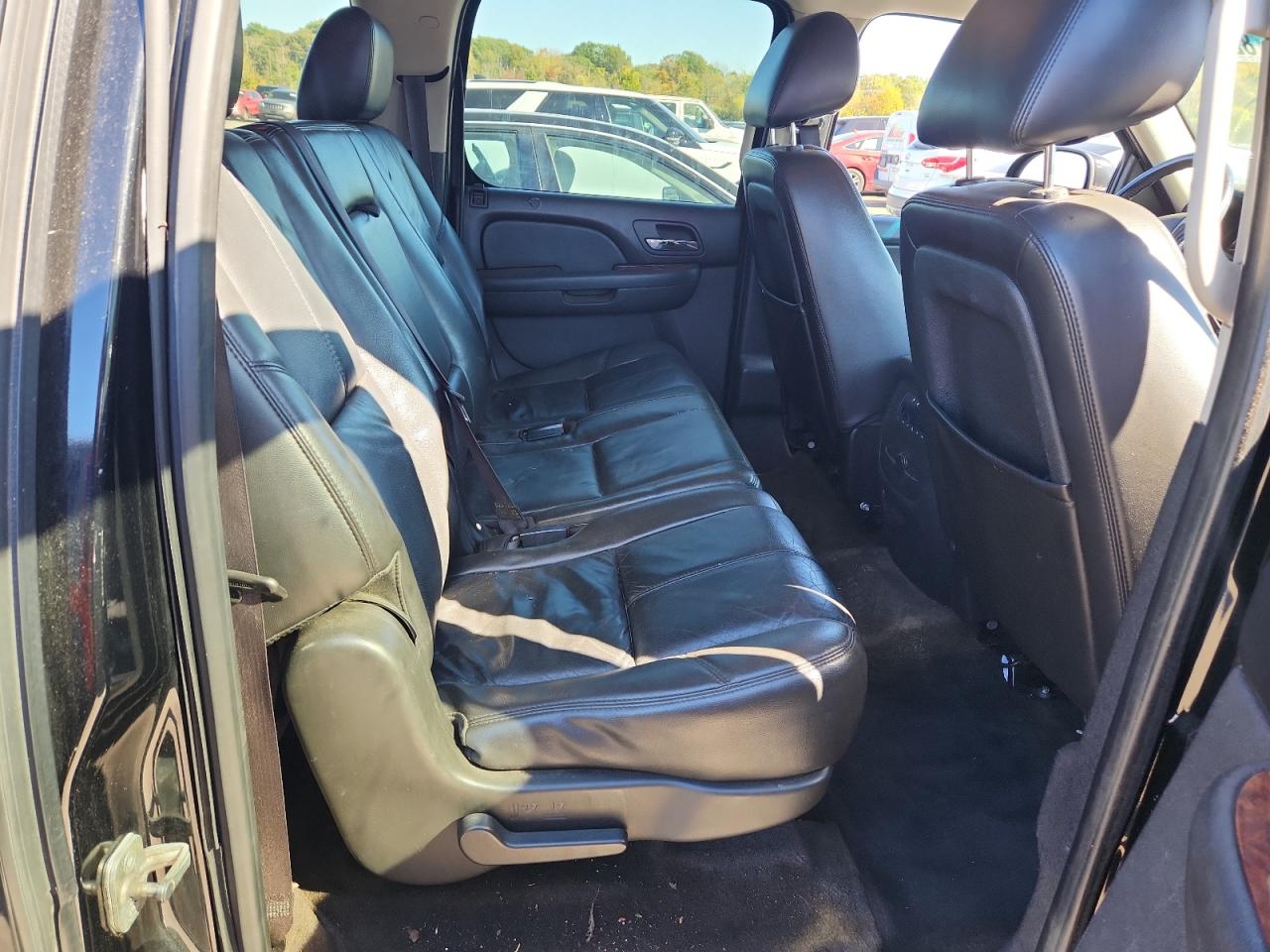 2011 Chevrolet Suburban K1500 Lt VIN: 1GNSKJE38BR362241 Lot: 82278595