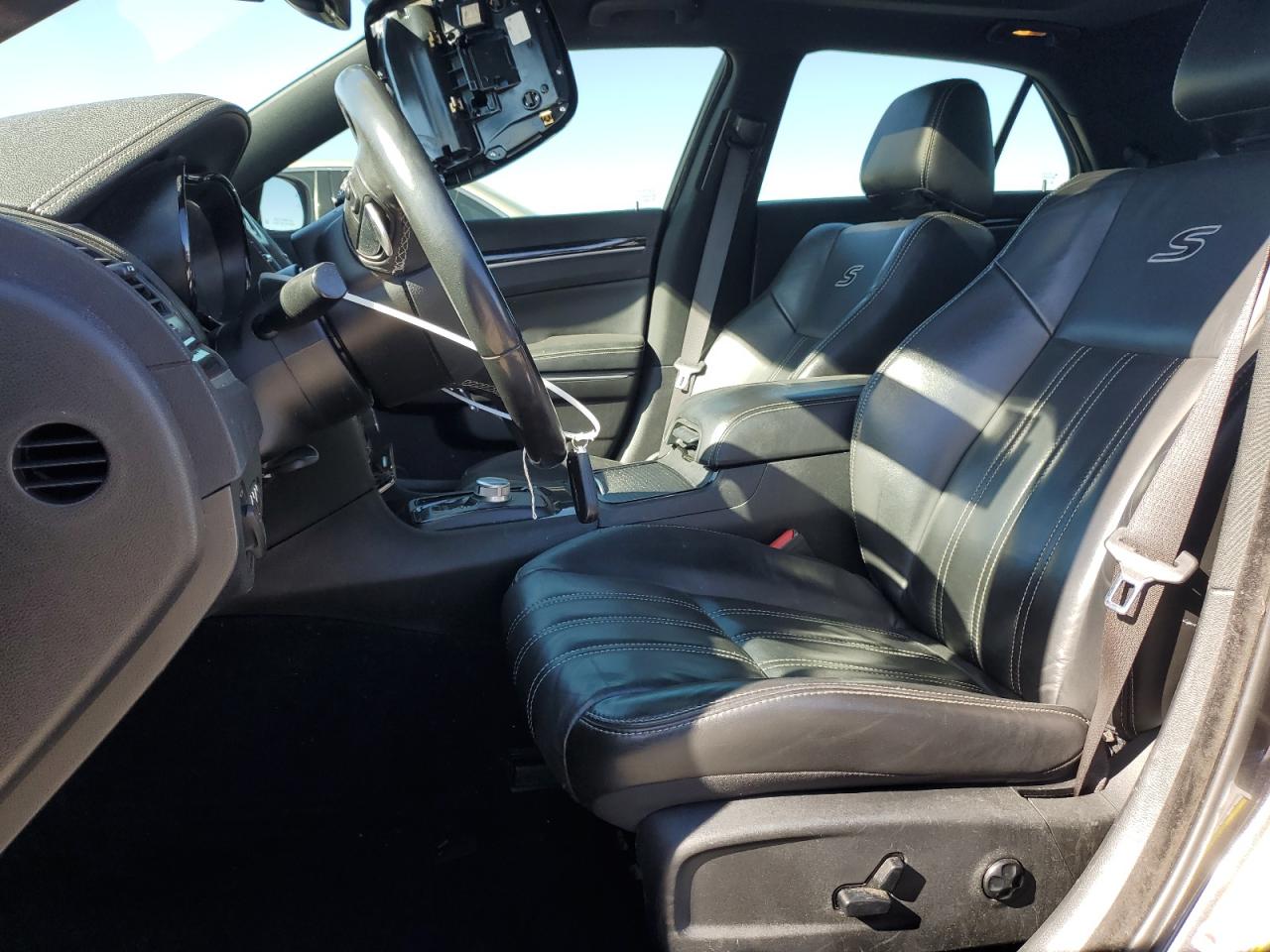 2019 Chrysler 300 S VIN: 2C3CCABG8KH712490 Lot: 82644755