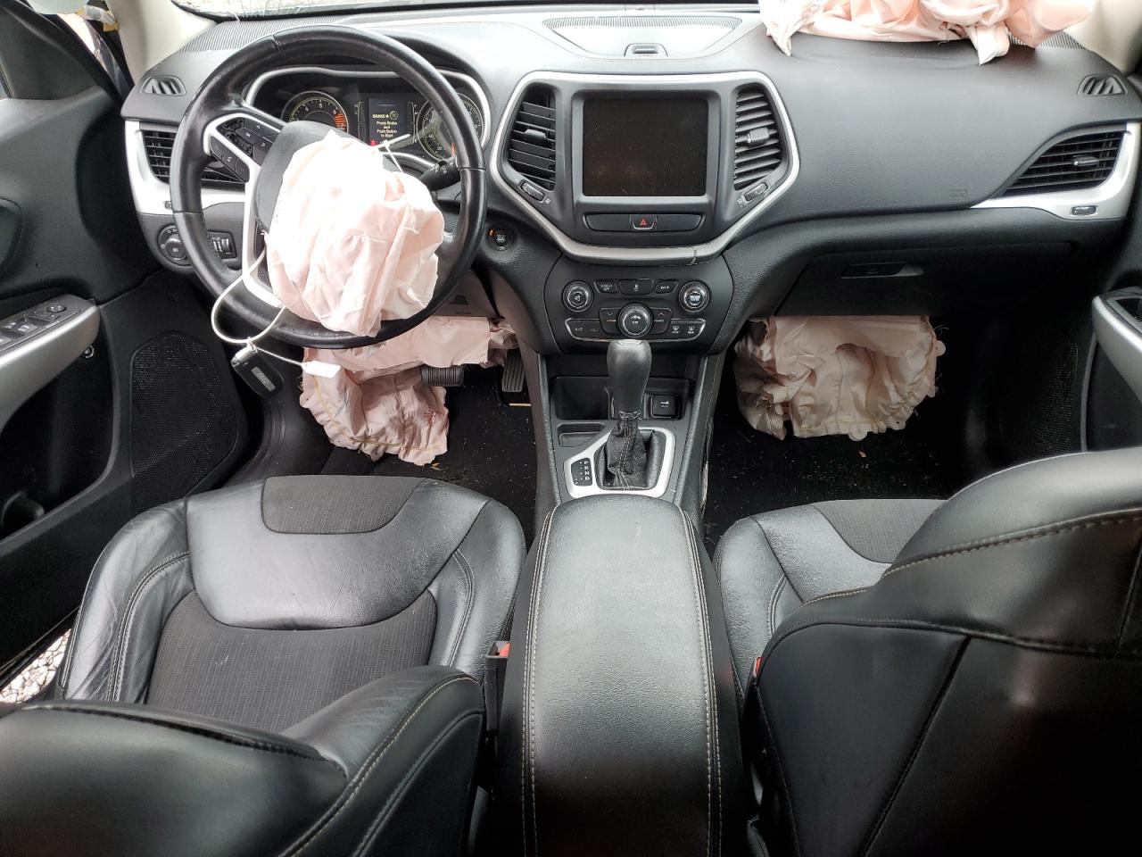 2018 Jeep Cherokee Latitude Plus VIN: 1C4PJLLB1JD584834 Lot: 87045325