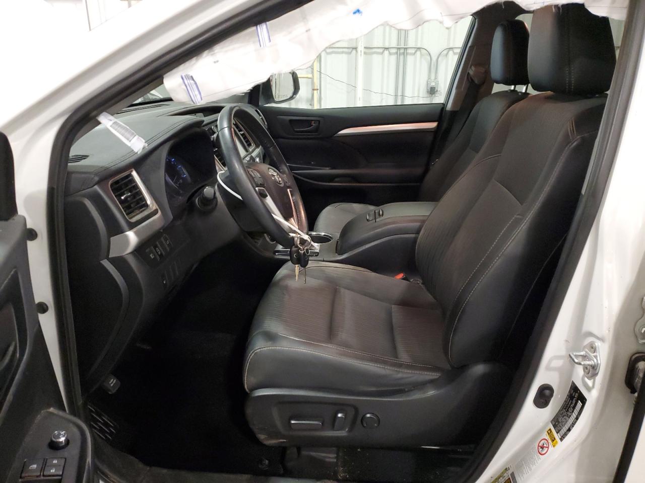 2019 Toyota Highlander Le VIN: 5TDBZRFH1KS714865 Lot: 84571525