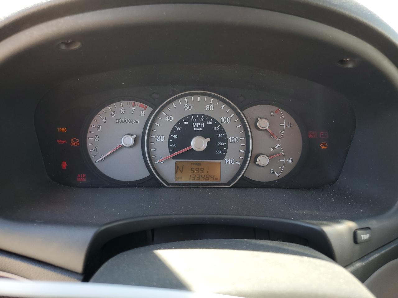 2007 Kia Rondo Base VIN: KNAFG525X77073080 Lot: 85082355