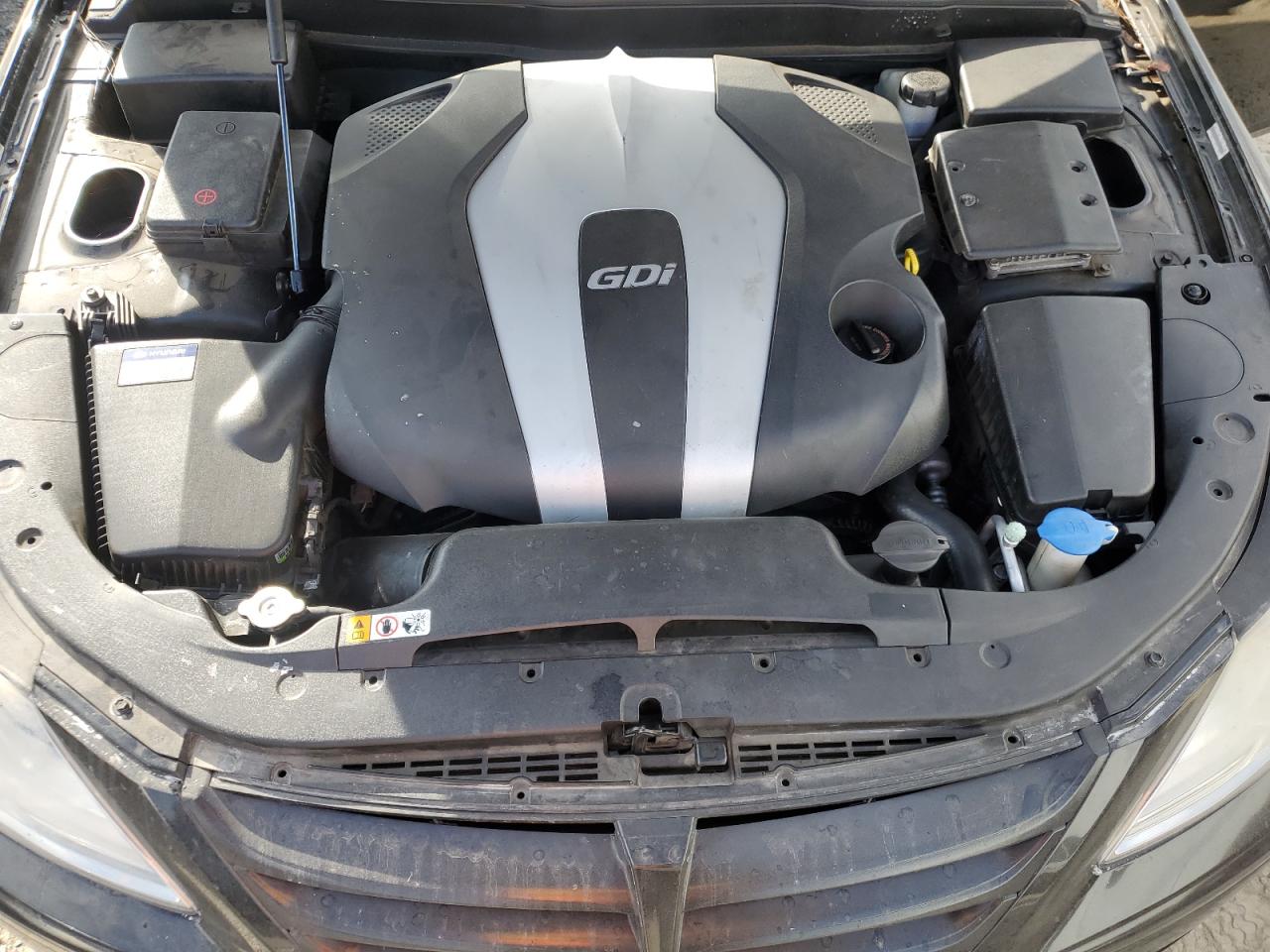 2013 Hyundai Genesis 3.8L VIN: KMHGC4DD2DU238422 Lot: 90862575