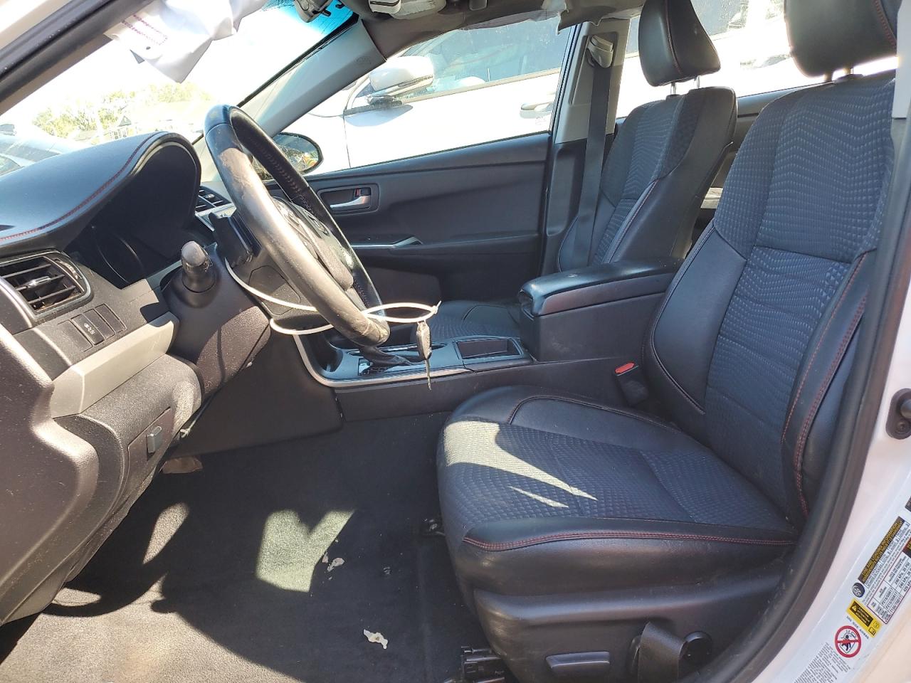 2015 Toyota Camry Le VIN: 4T1BF1FKXFU032117 Lot: 82059475