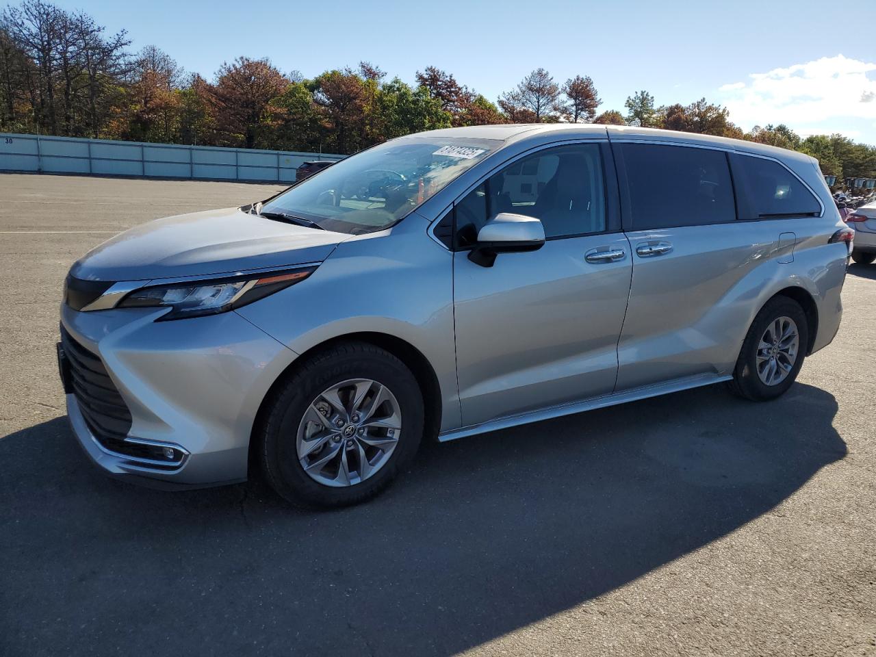 2022 Toyota Sienna Xle