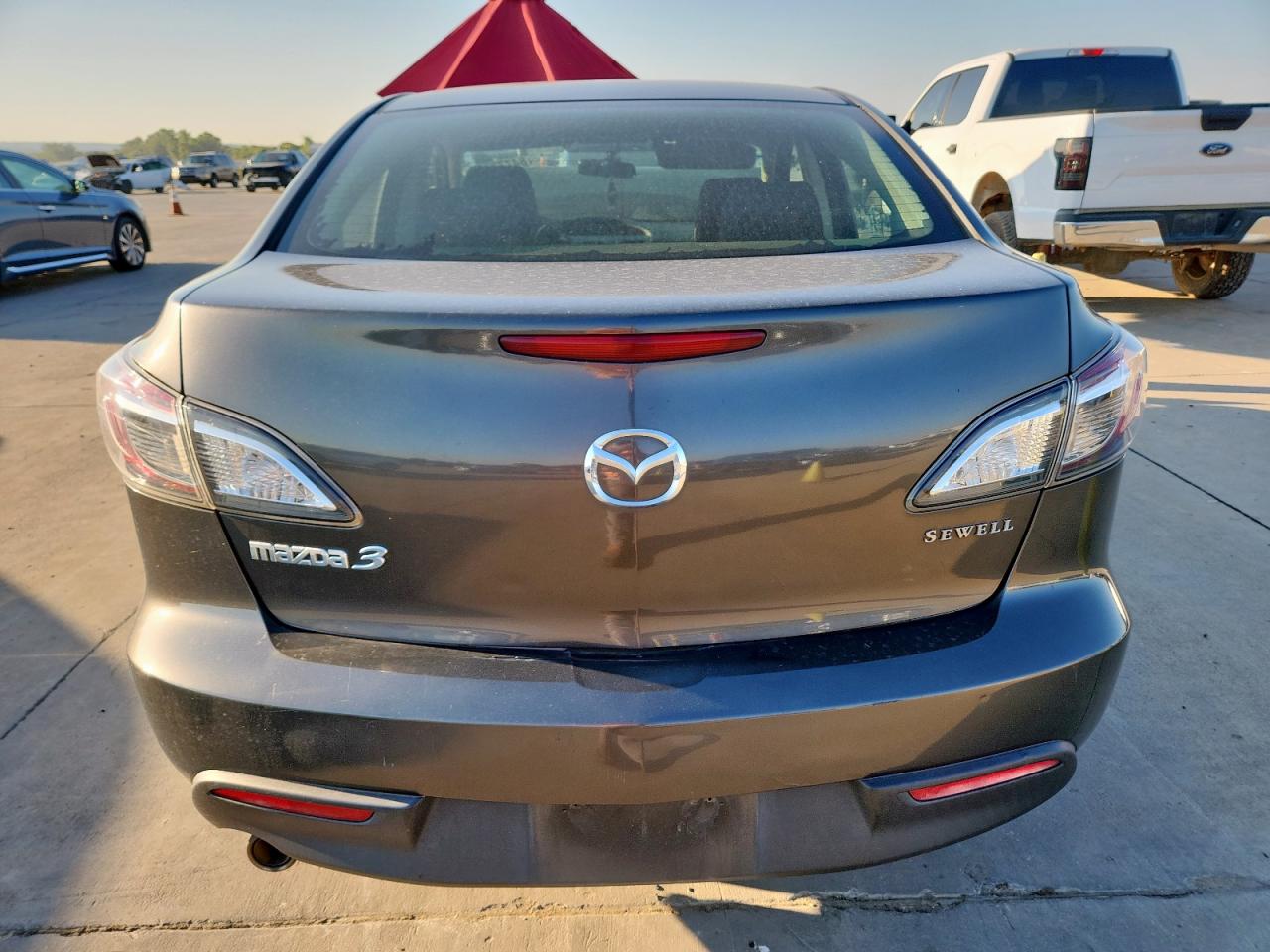 2011 Mazda 3 I VIN: JM1BL1VF1B1373919 Lot: 84773775
