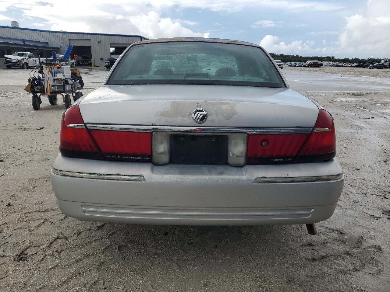 2001 Mercury Grand Marquis Ls VIN: 2MEFM75W41X704126 Lot: 85332495
