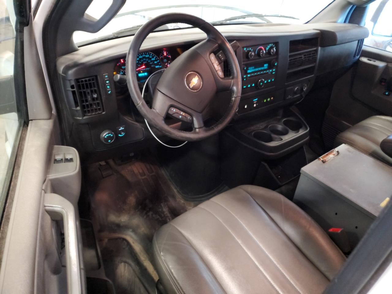 2021 Chevrolet Express G2500 VIN: 1GCWGAF79M1241152 Lot: 84408385