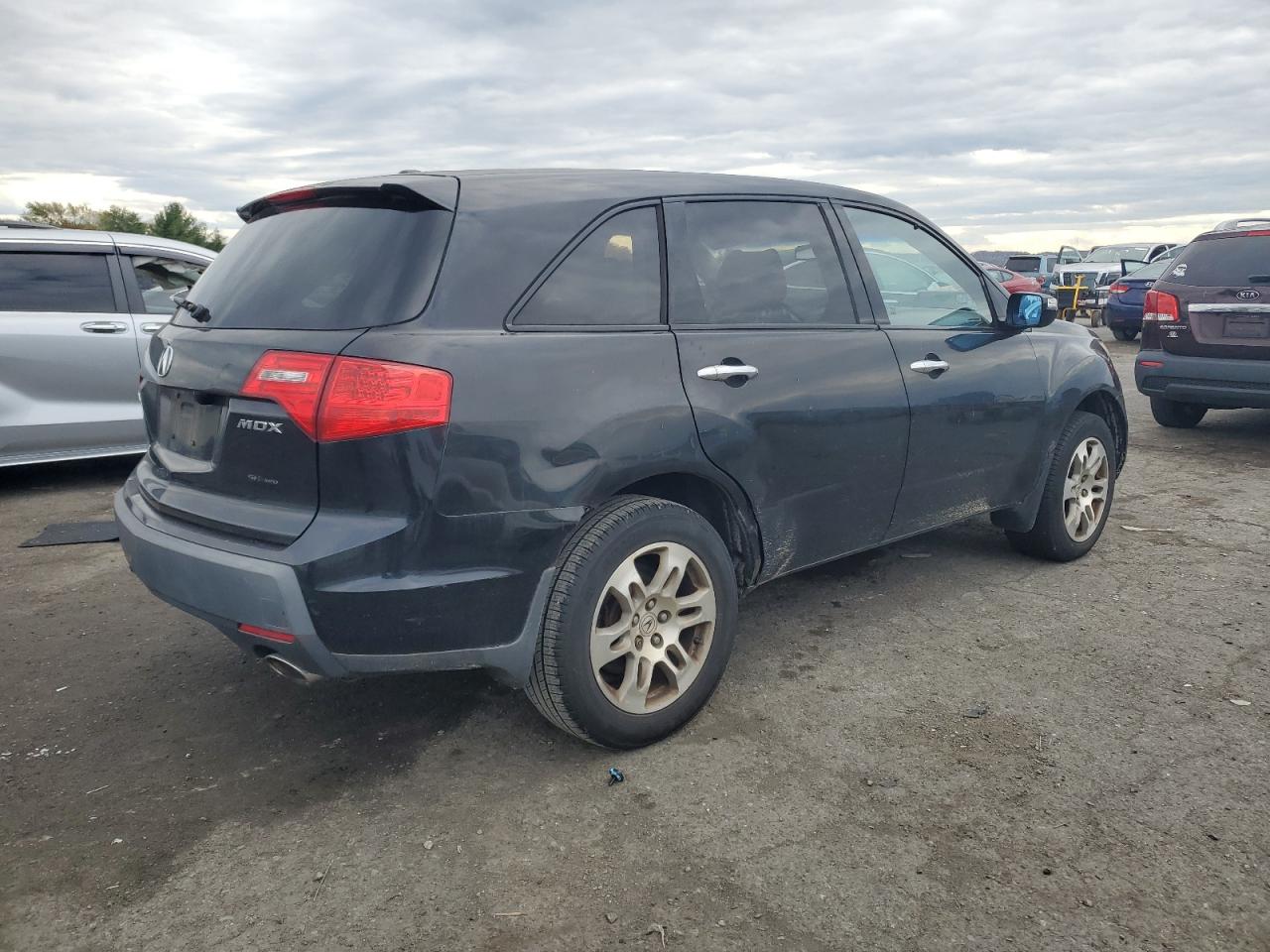 Фото: 2HNYD28358H529852