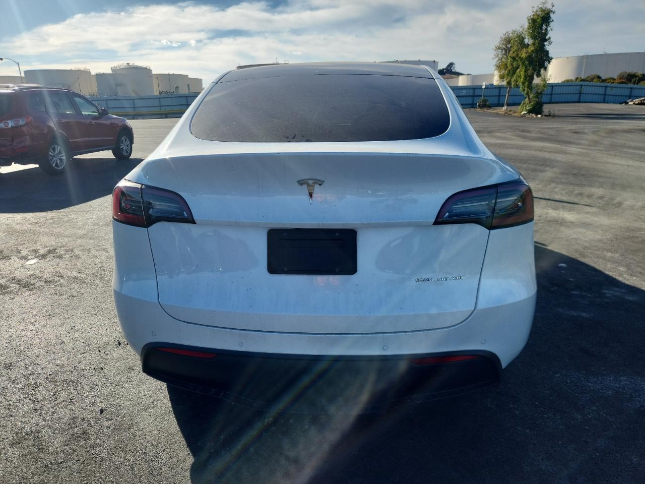2023 Tesla Model Y VIN: 7SAYGDEE9PF585900 Lot: 89811725