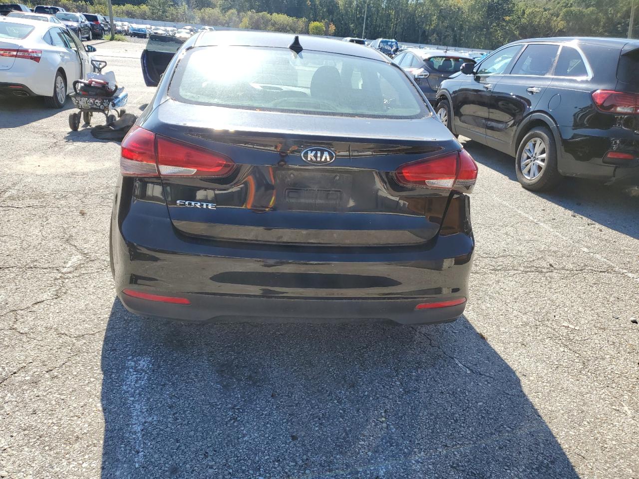 2018 Kia Forte Lx VIN: 3KPFK4A78JE166556 Lot: 85946815