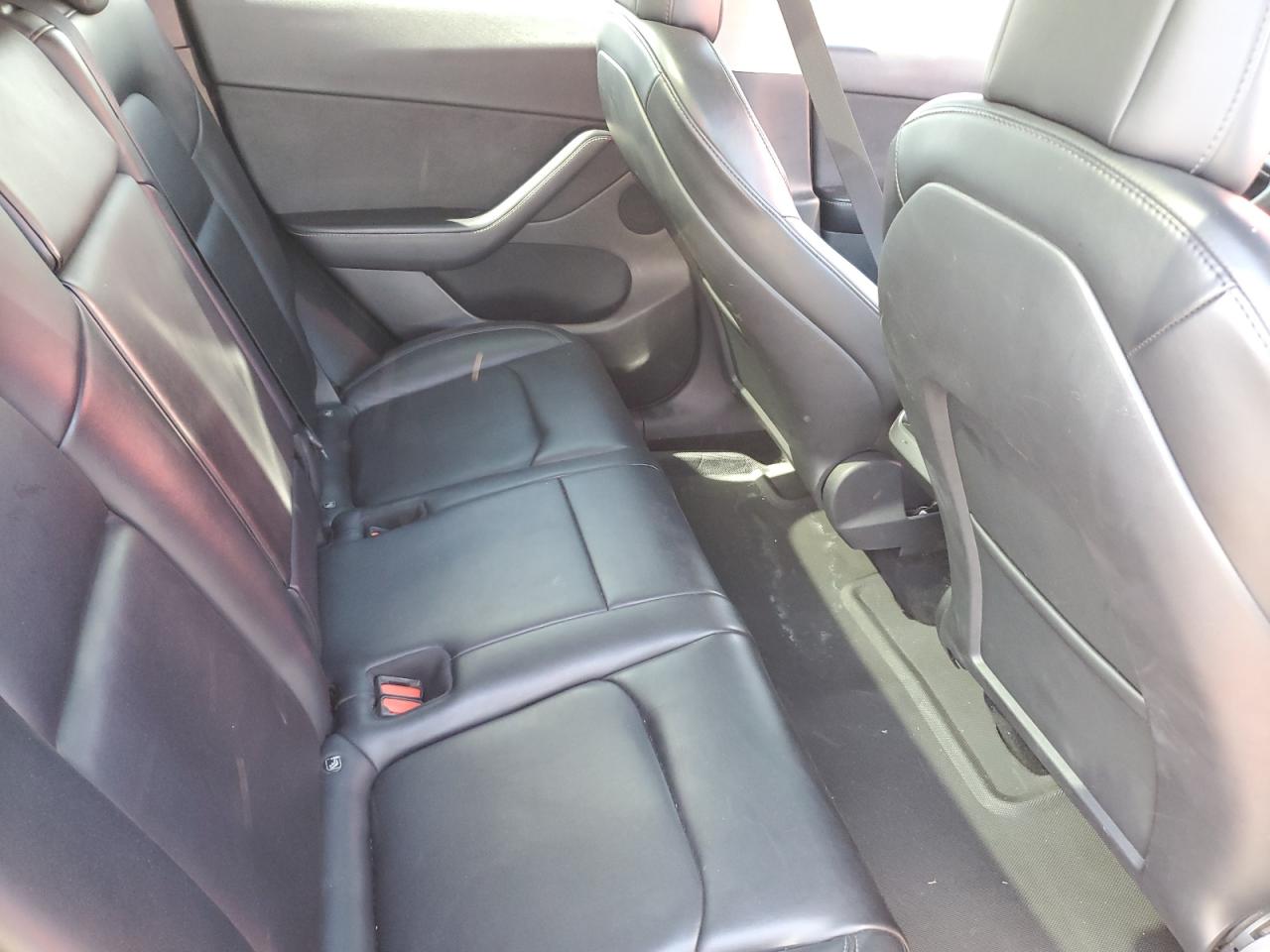 2022 Tesla Model Y VIN: 7SAYGDEE5NF387540 Lot: 90804325