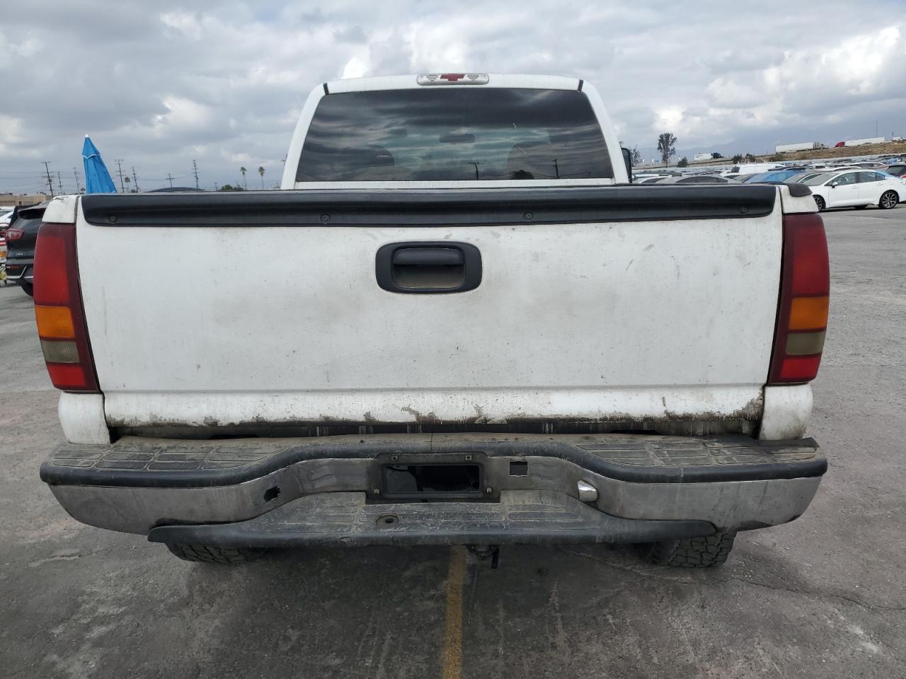 2000 Chevrolet Silverado C1500 VIN: 1GCEC19T3YZ353274 Lot: 86252375