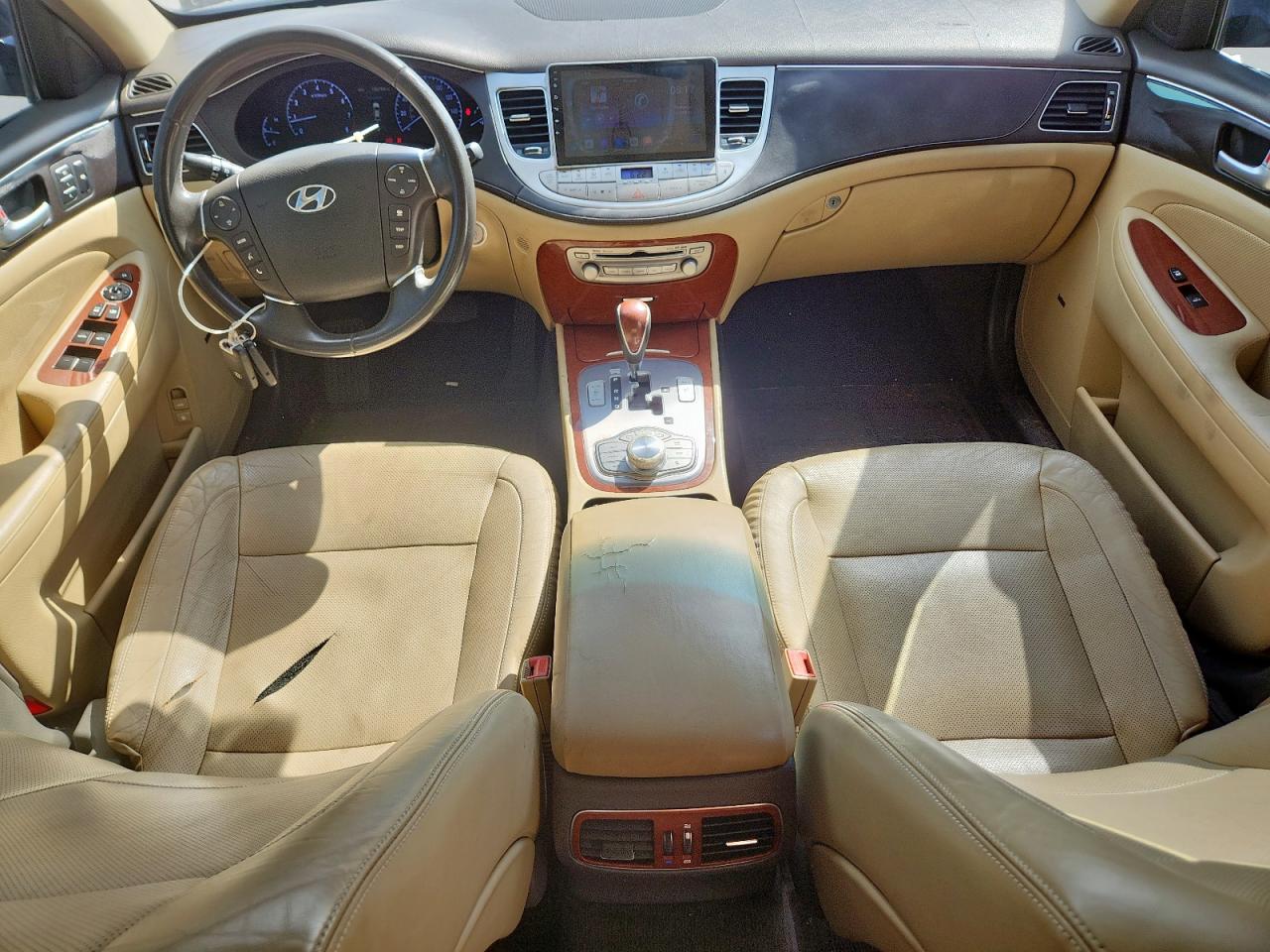 2013 Hyundai Genesis 3.8L VIN: KMHGC4DD2DU232300 Lot: 85719285