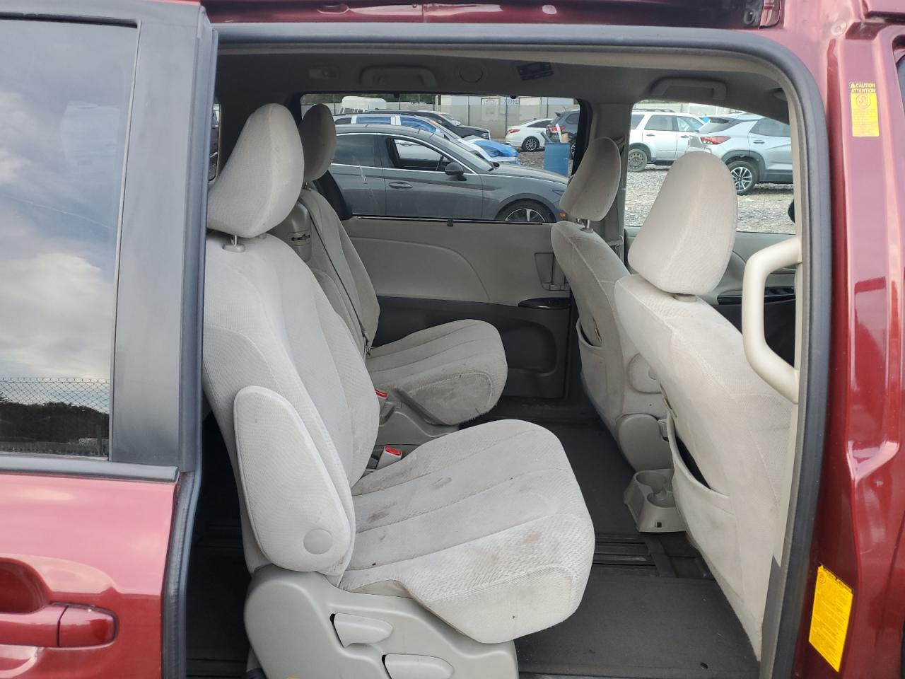 2013 Toyota Sienna Le VIN: 5TDKK3DC5DS386555 Lot: 84052585