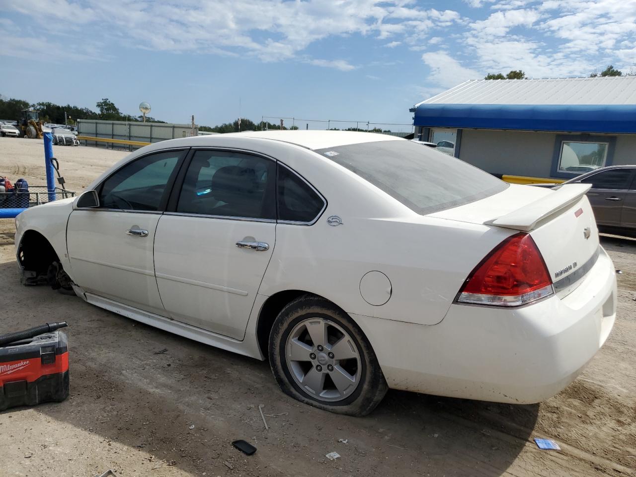 2009 Chevrolet Impala 1Lt white  flexible fuel 2G1WT57K591173111 photo #3