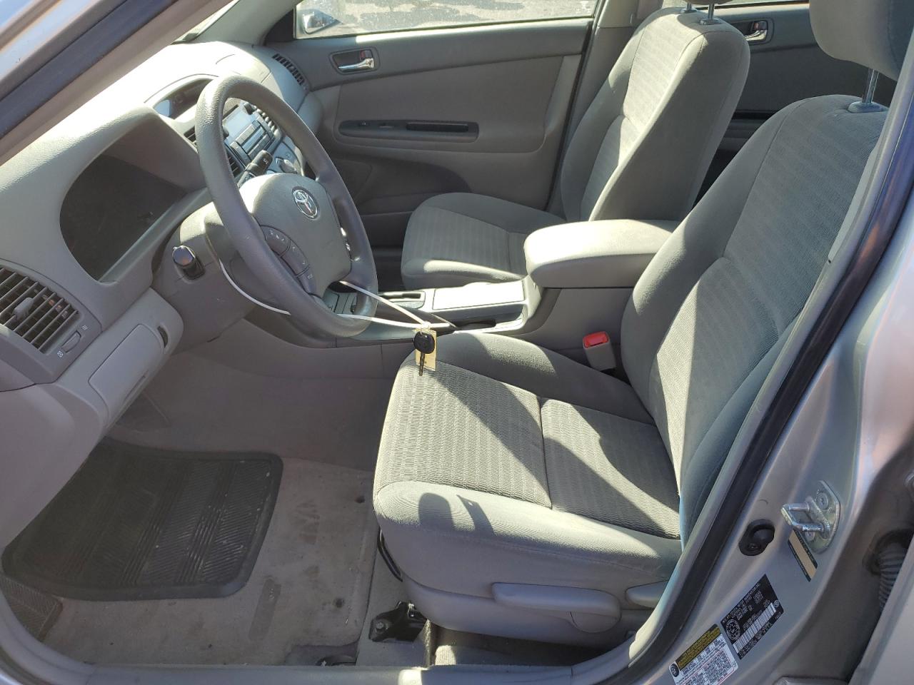 2005 Toyota Camry Le VIN: 4T1BE32K75U565853 Lot: 85829175