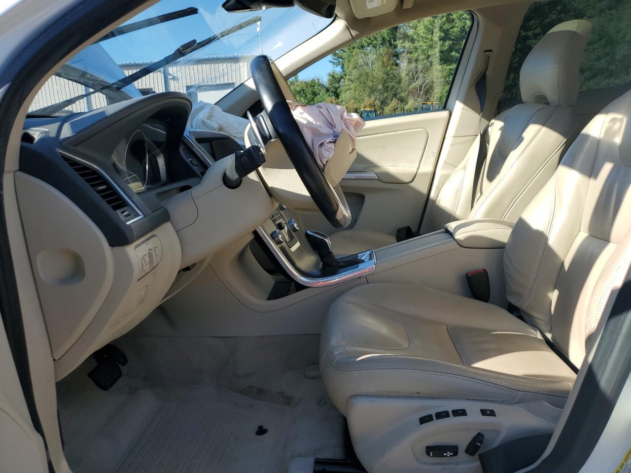 2015 Volvo Xc60 T6 Premier VIN: YV4902RK7F2721613 Lot: 84951055
