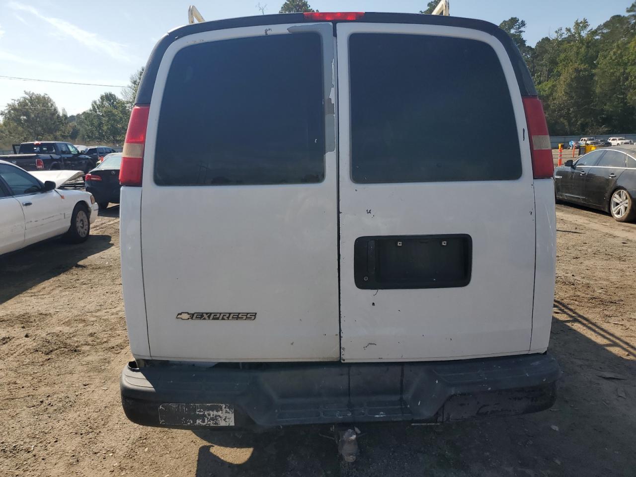 2008 Chevrolet Express 15 VIN: 1GCFG15X981198925 Lot: 81922715