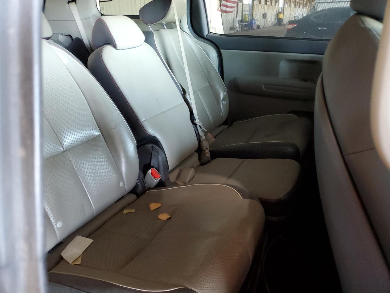 2017 Kia Sedona Lx VIN: KNDMB5C10H6311000 Lot: 84976955