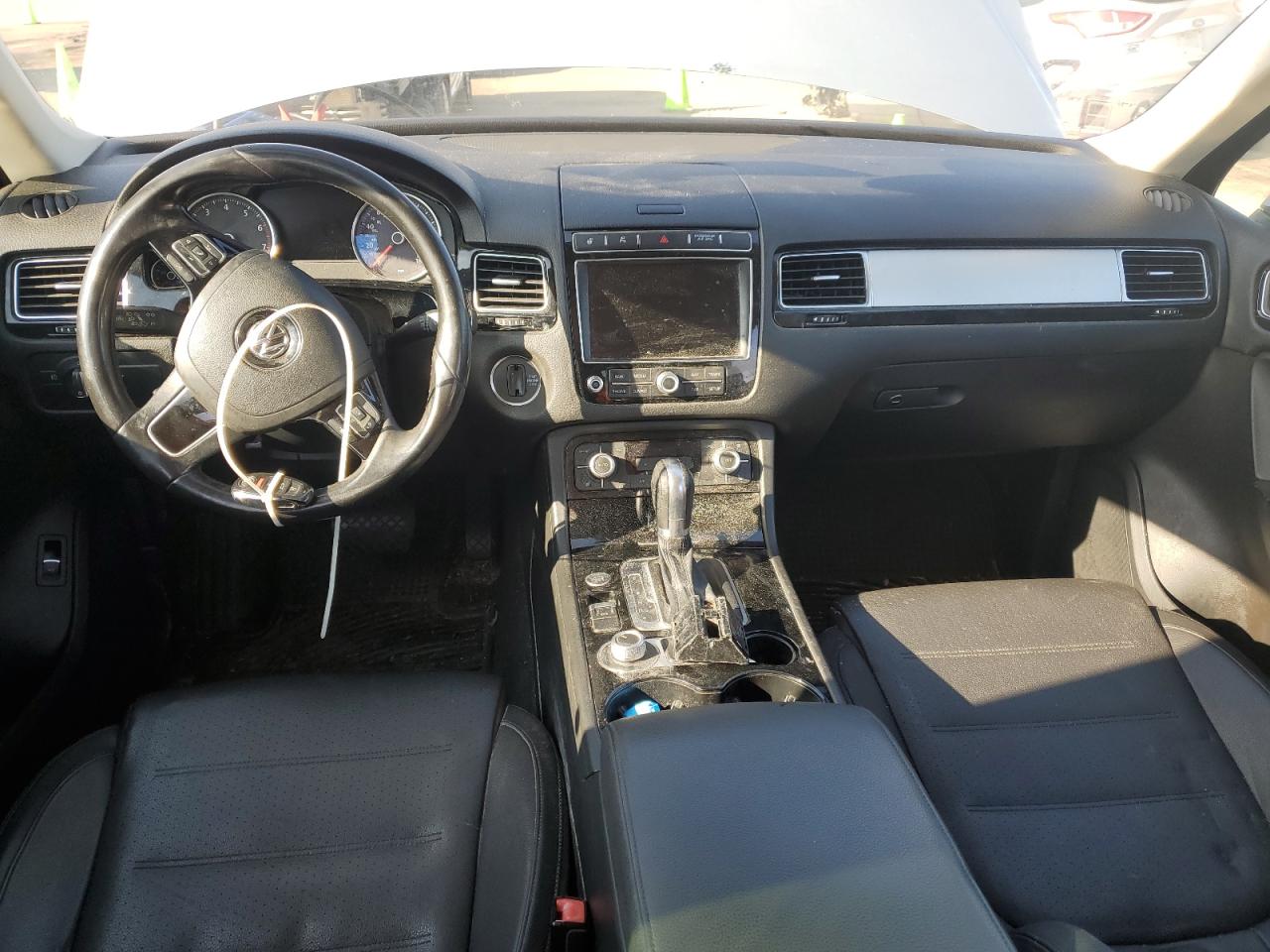 2016 Volkswagen Touareg Sport VIN: WVGEF9BP7GD004449 Lot: 90460245