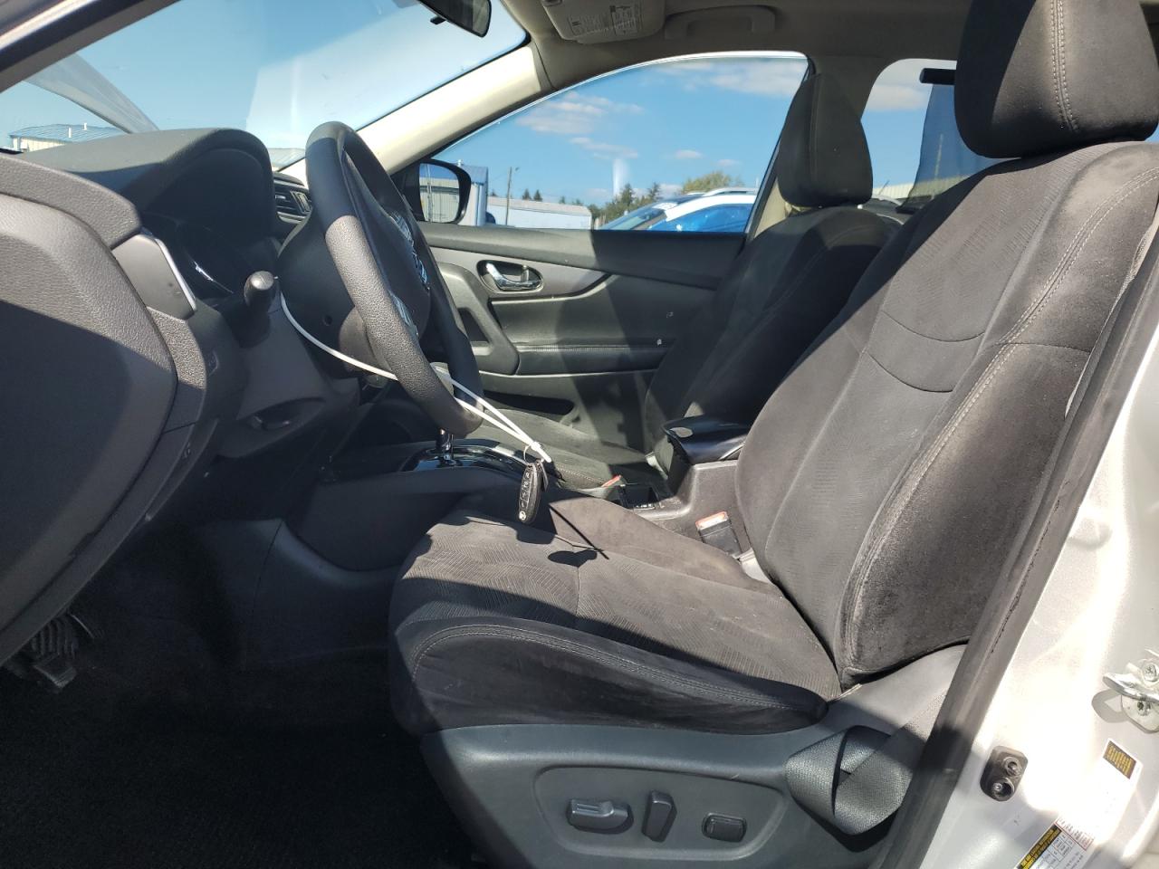 2015 Nissan Rogue S VIN: 5N1AT2MV4FC832697 Lot: 82426195