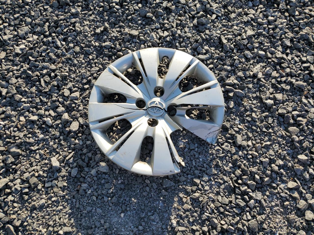 2013 Toyota Yaris VIN: JTDKTUD34DD564406 Lot: 81558585