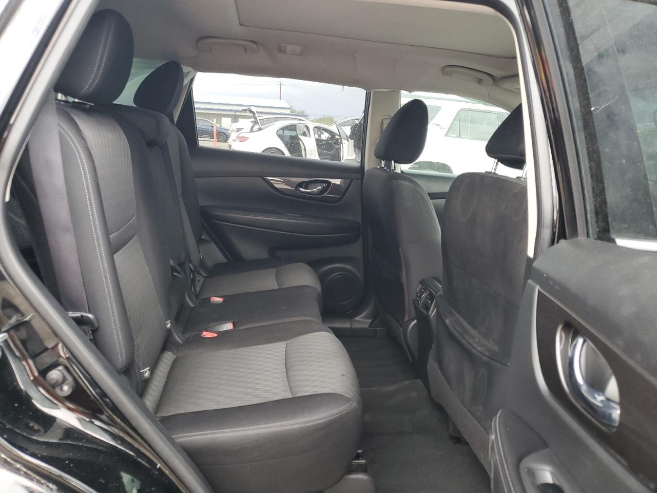 2019 Nissan Rogue S VIN: JN8AT2MT8KW269105 Lot: 82384565