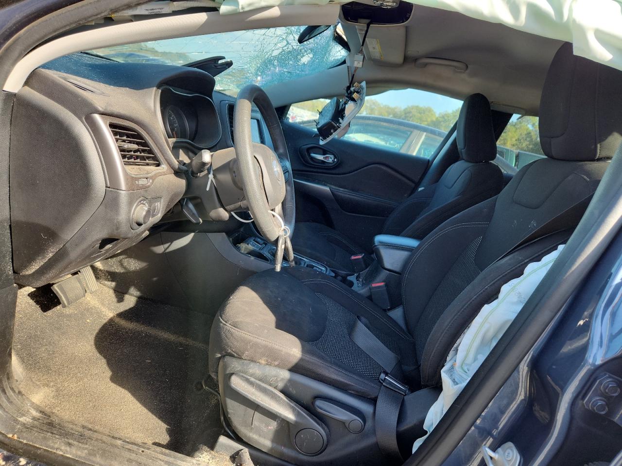 2020 Jeep Cherokee Latitude VIN: 1C4PJLCB5LD571653 Lot: 87447775